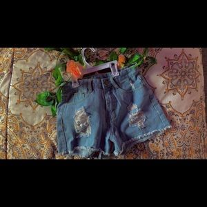 Light wash denim ripped shorts! XS from SHEIN<3